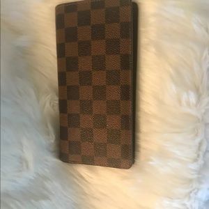 Louis Vuitton Brazza wallet